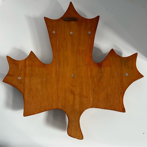 Vintage Solid wood Maple leaf shaped SPOONS RACK - Picture 3 of 7